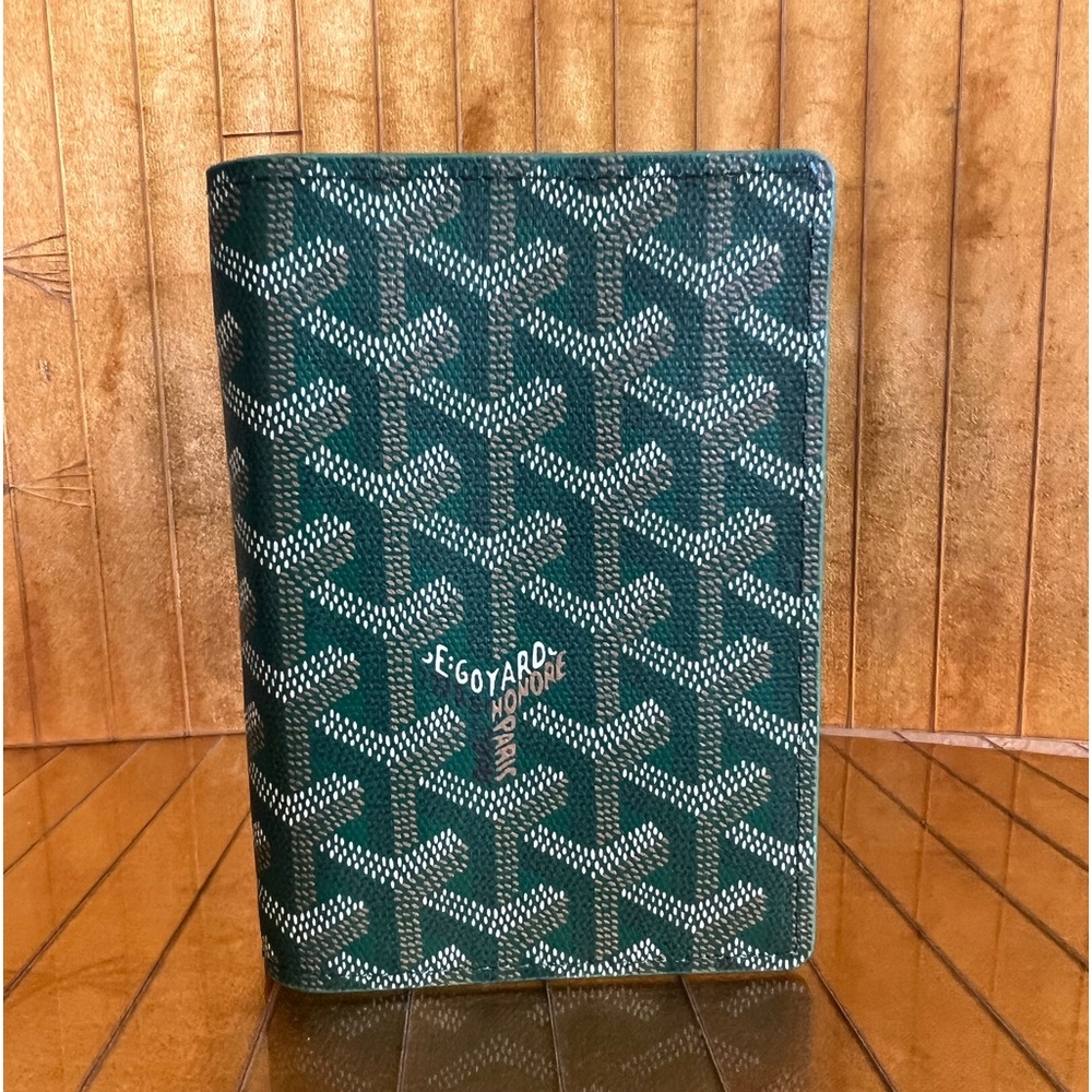 Beautiful, Green Goyard Passport, Cover Holder/Wallet Gem